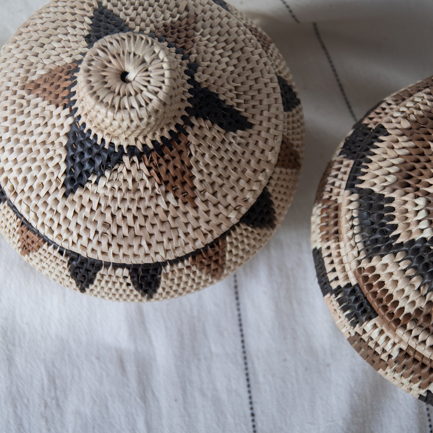 lily decorative basket with lid